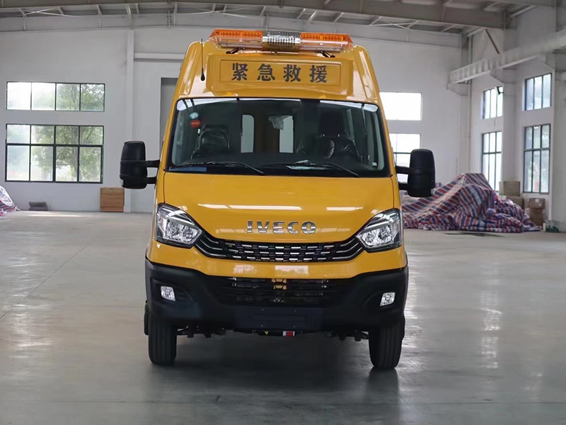 依維柯9-11座救險(xiǎn)車(chē)