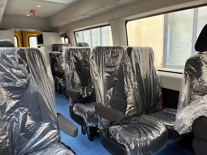 依維柯9-11座救險(xiǎn)車(chē)