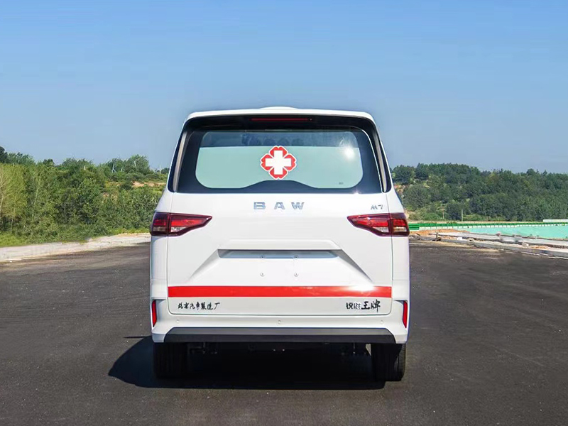 北汽，下地庫救護車