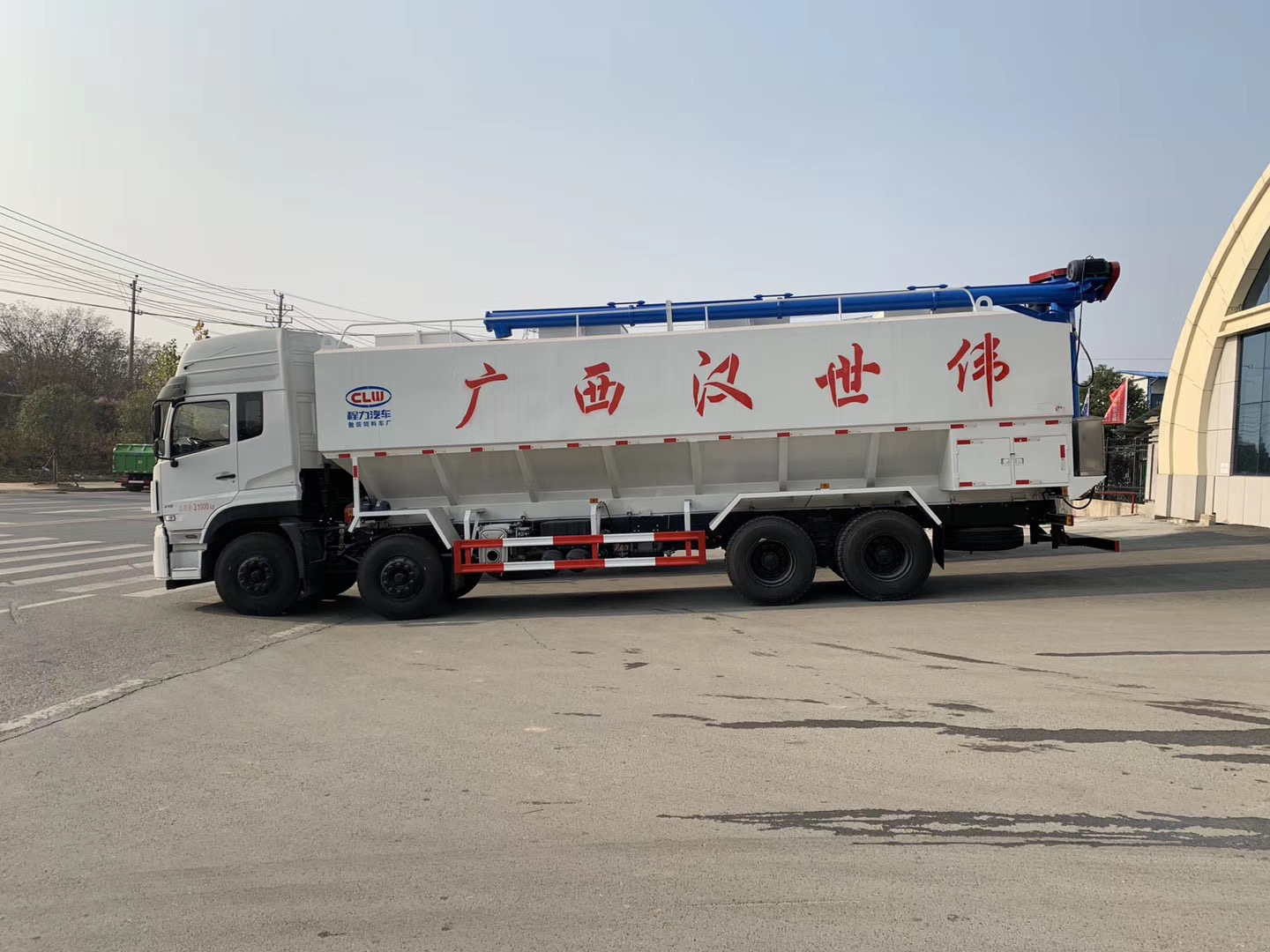 散裝飼料車選購經(jīng)驗